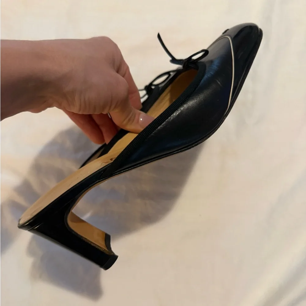 CHANEL Black Leather Bow-Trim Mules with White Piping EUC 0667 - Picture 6 of 16